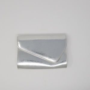 ❤Comeco Metallic Silver Clutch